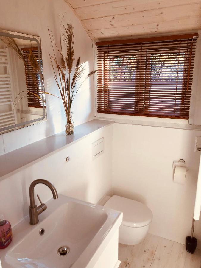 Zirkuswagen Mit Outdoor Whirlpool Und Garten Petershagen-Eggersdorf Bagian luar foto